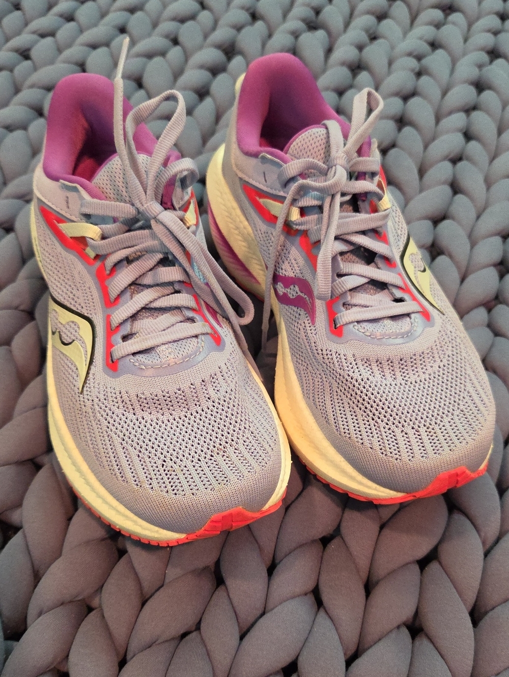 Saucony Triumph Women's Lavender Running Sneakers with Pink Accents